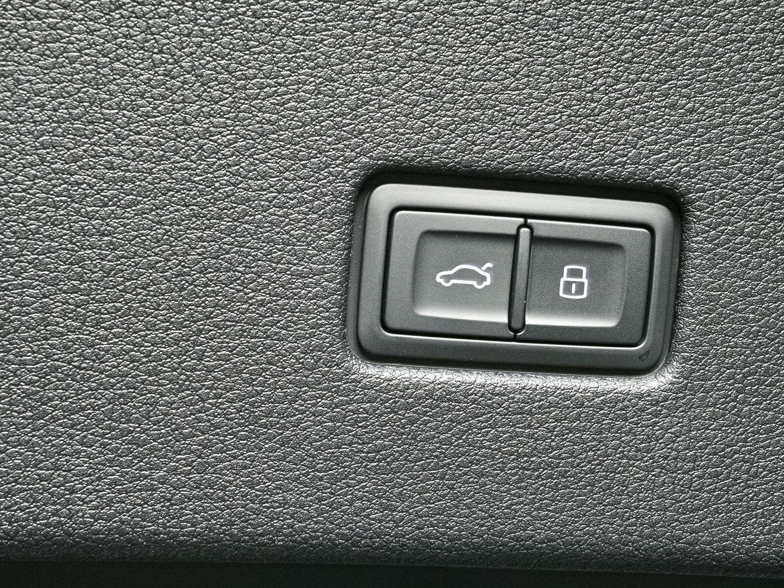 New 2026 Audi SQ8 Prestige AWD/4WD image 33