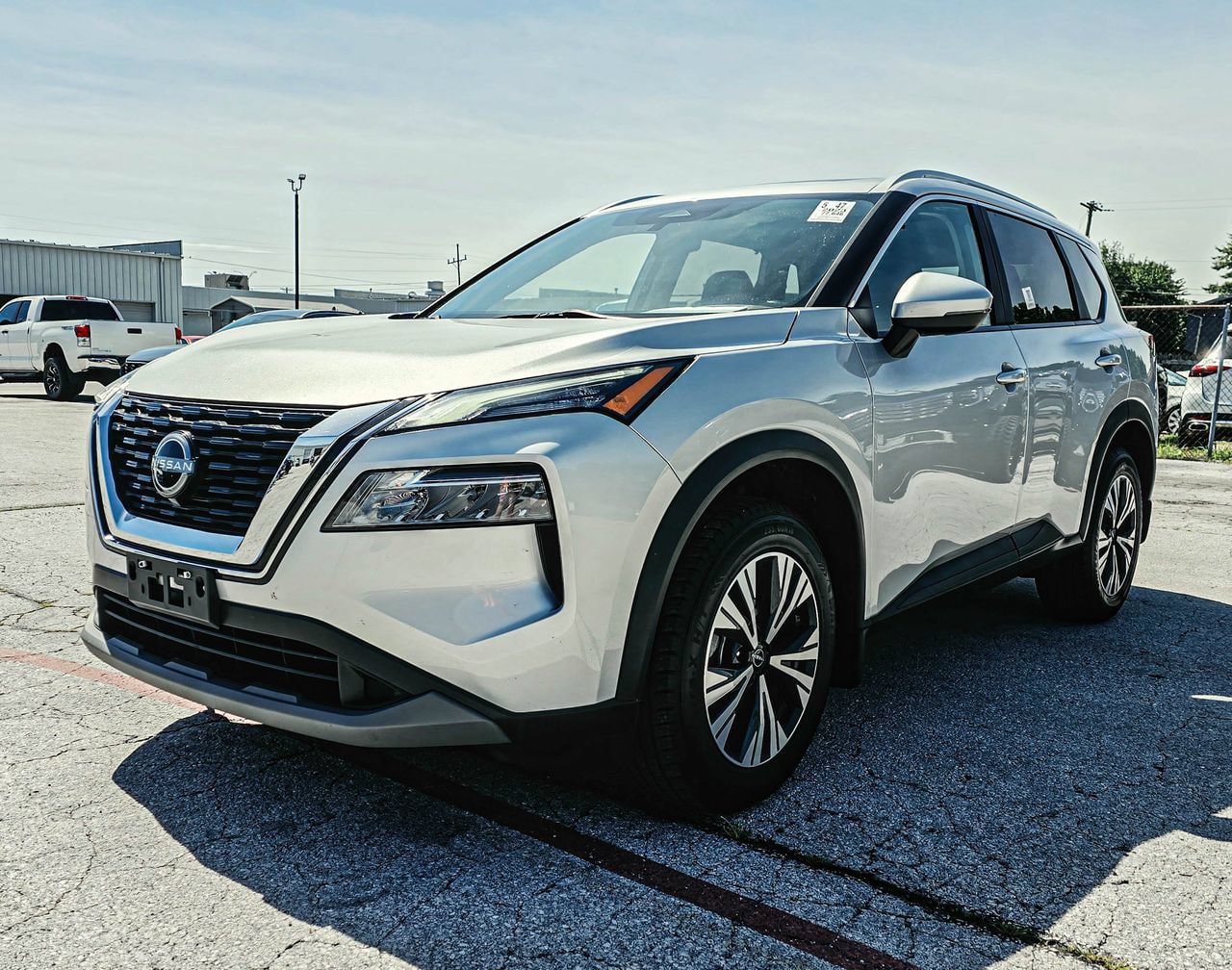 Used 2023 Nissan Rogue SV w/ SV Premium Package AWD/4WD image 3