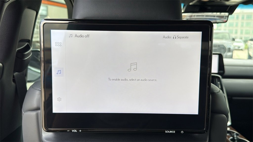 Used 2024 Lexus LX 600 4WD w/ Ultra Luxury Package image 19