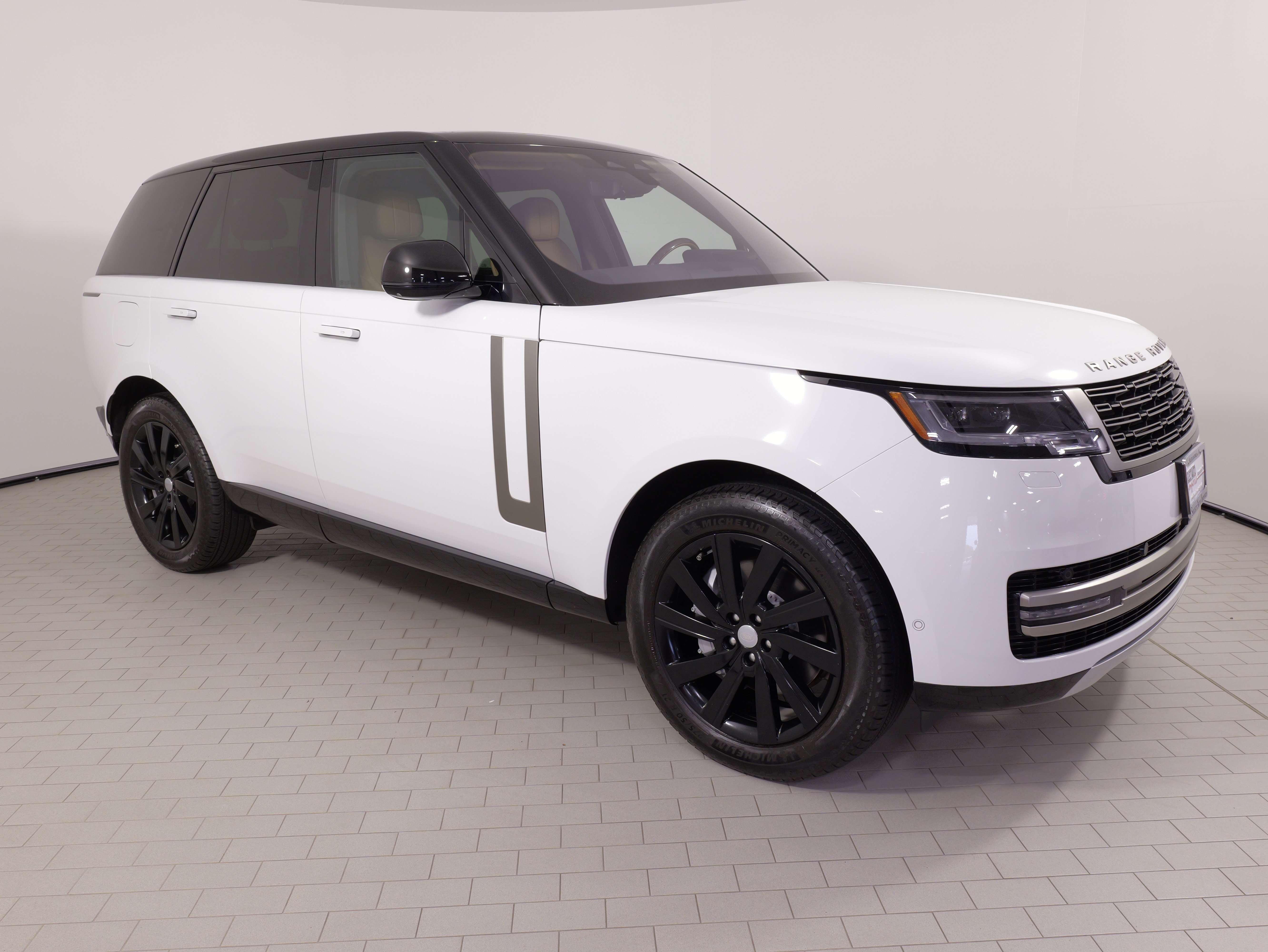 Used 2023 Land Rover Range Rover SE AWD/4WD image 9