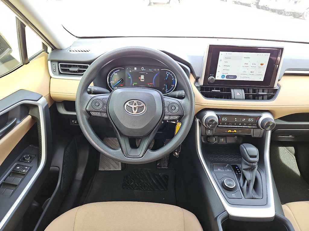 Used 2025 Toyota RAV4 LE image 10