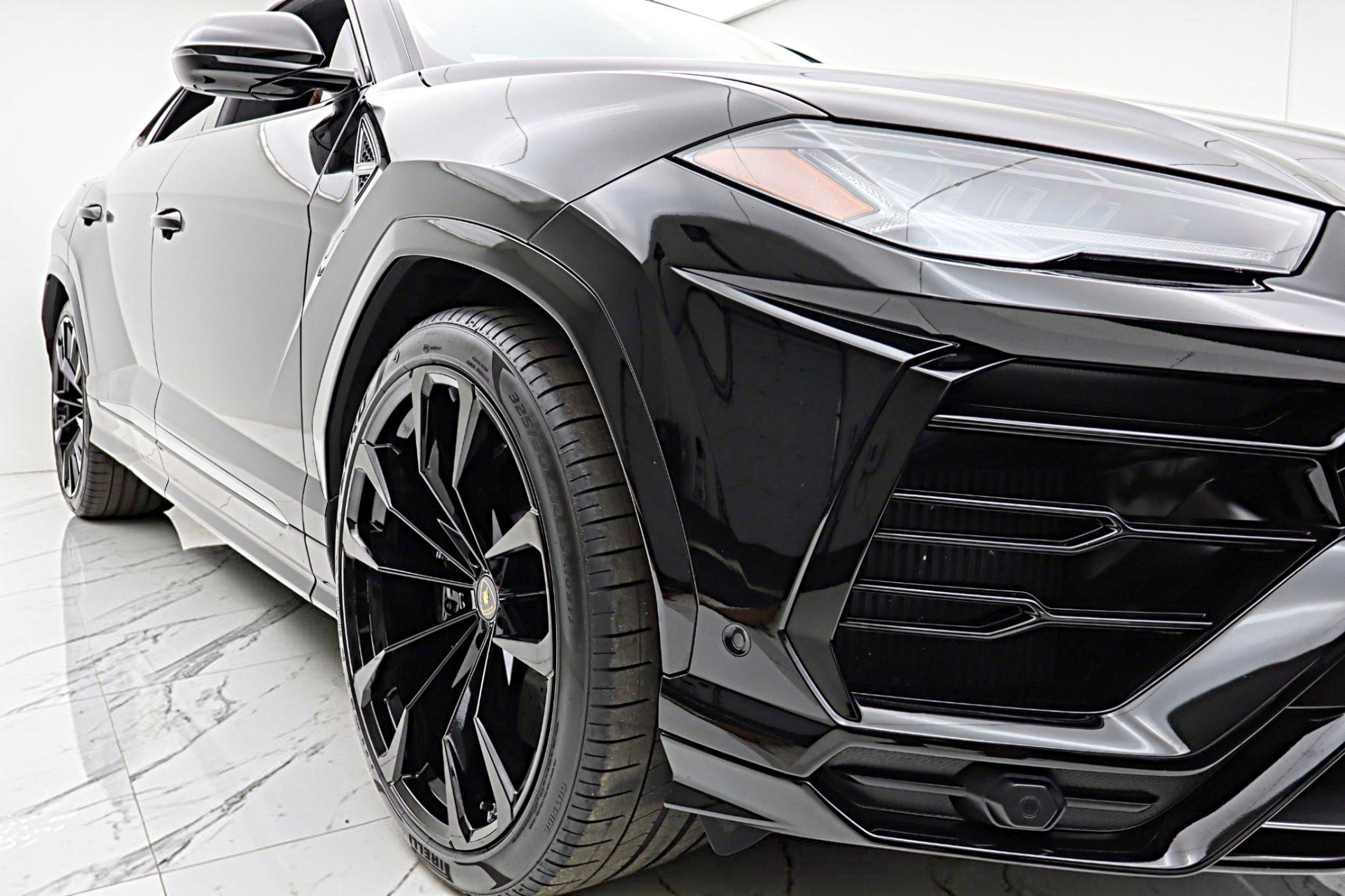 Used 2019 Lamborghini Urus AWD/4WD image 15