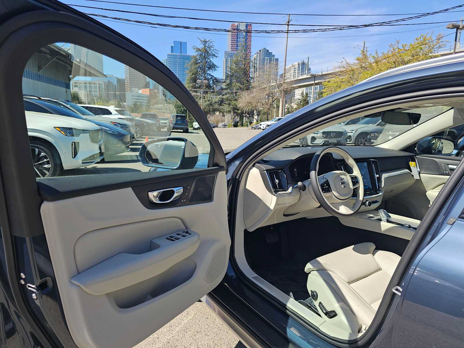 New 2026 Volvo V60 B5 Cross Country Ultra w/ Climate Package AWD/4WD image 19