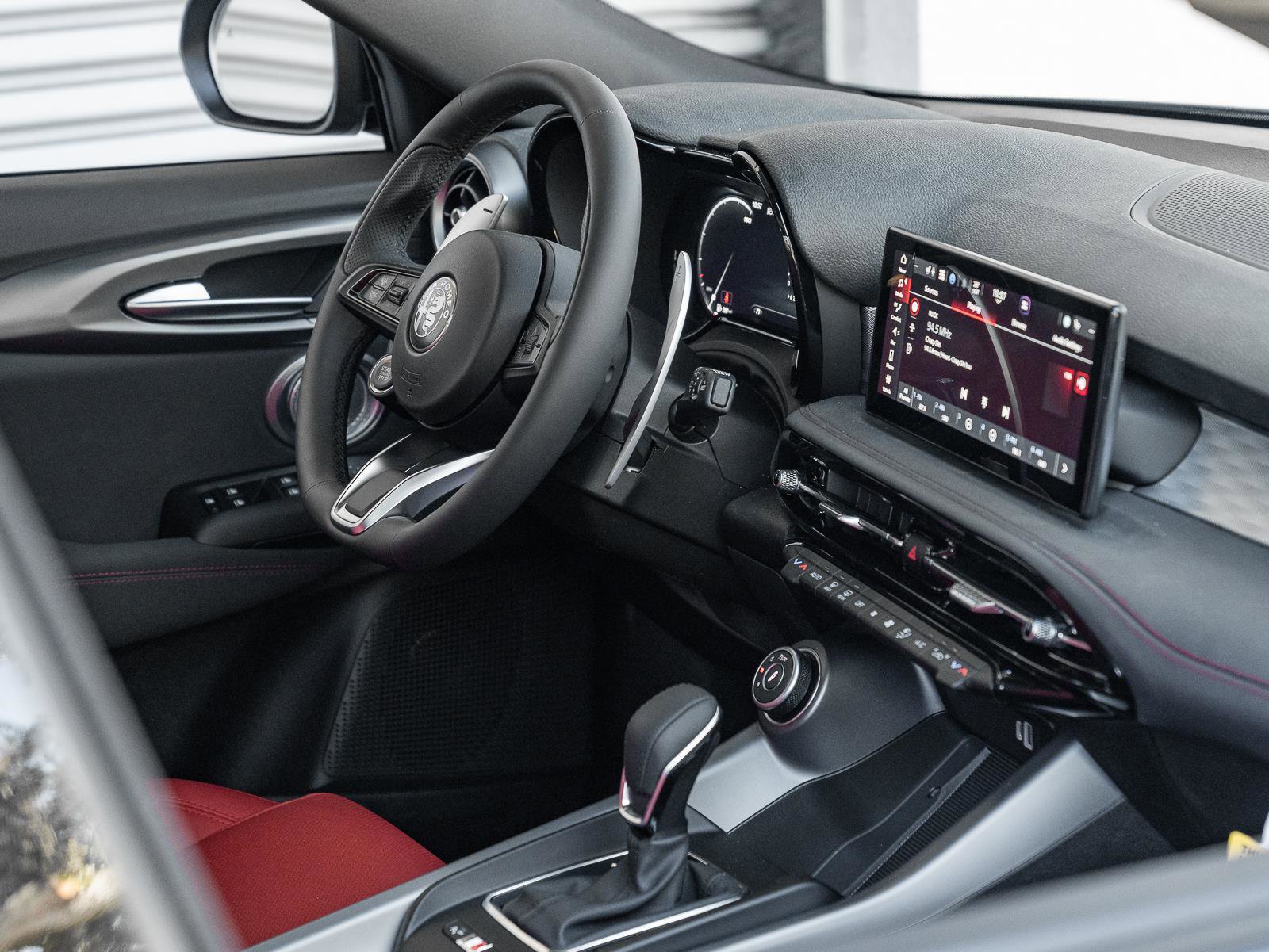 New 2026 Alfa Romeo Tonale Veloce w/ Quick Order Package 23H Volce image 24