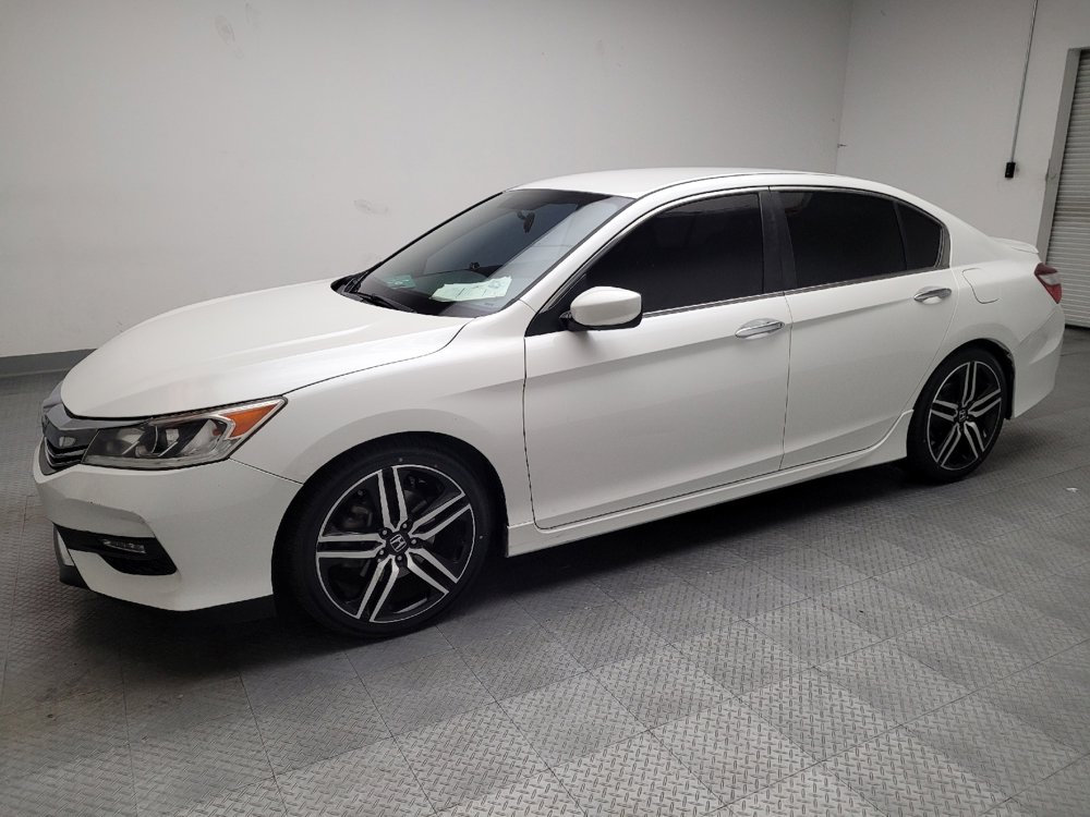 Used 2017 Honda Accord Sport image 2