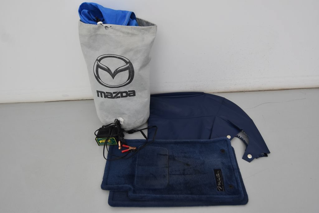Used 1999 MAZDA MX-5 Miata 10th Anniversary Edition RWD image 45