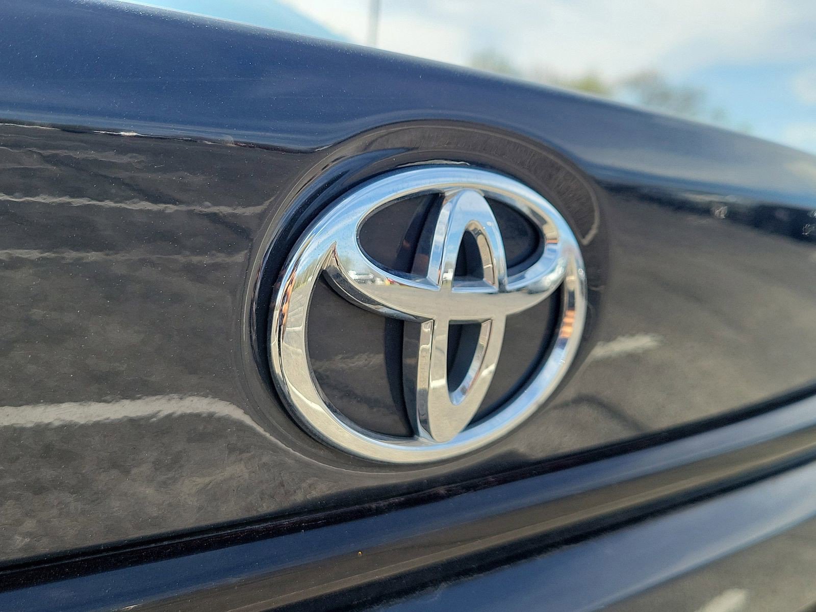 Used 2024 Toyota Corolla LE FWD image 6