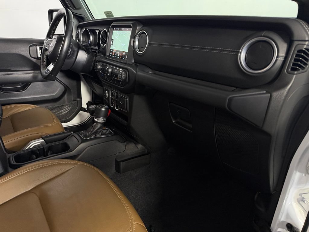 Used 2022 Jeep Wrangler Unlimited Sahara w/ Cold Weather Group AWD/4WD image 32