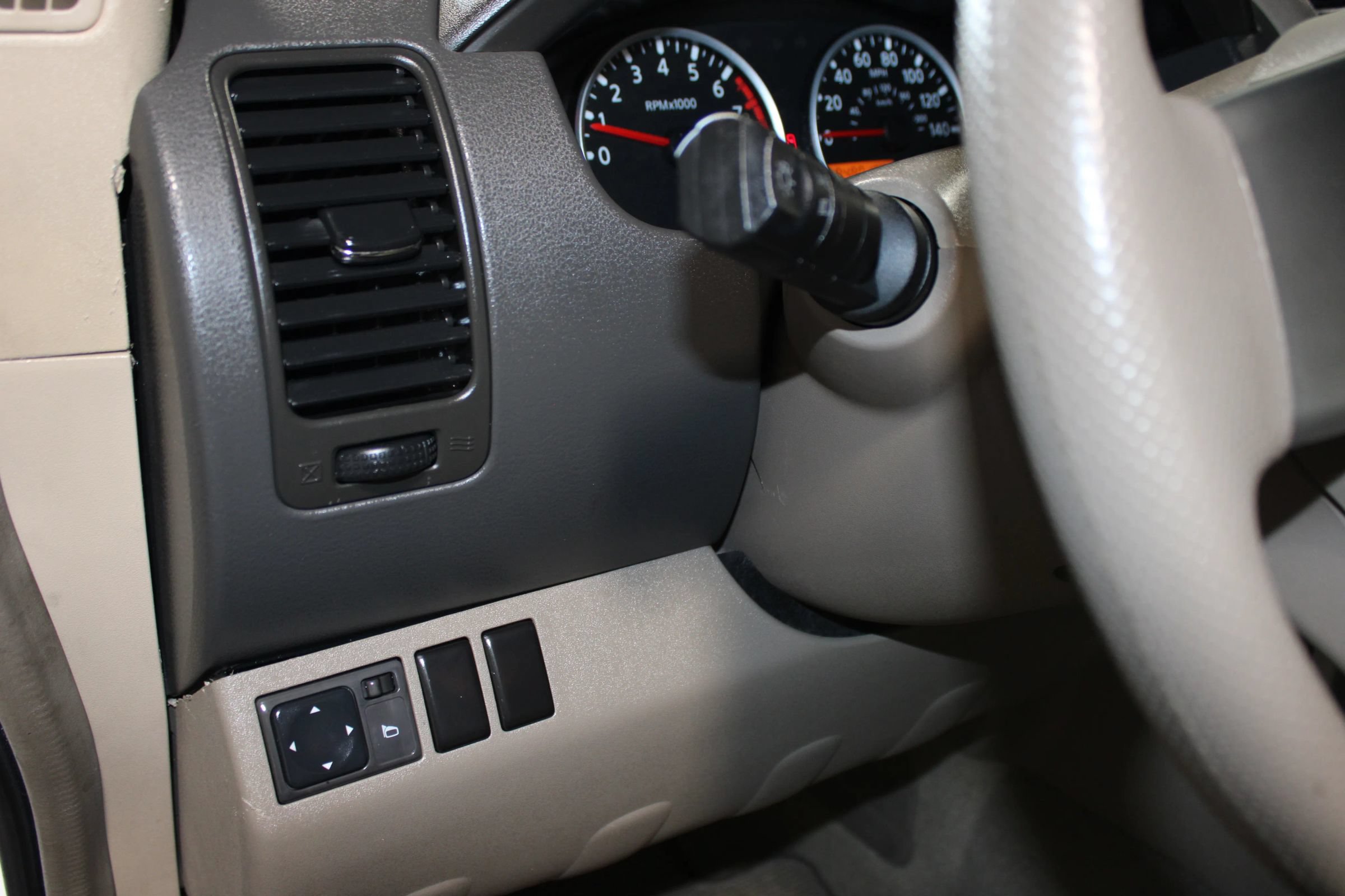 Used 2008 Nissan Pathfinder S RWD image 19