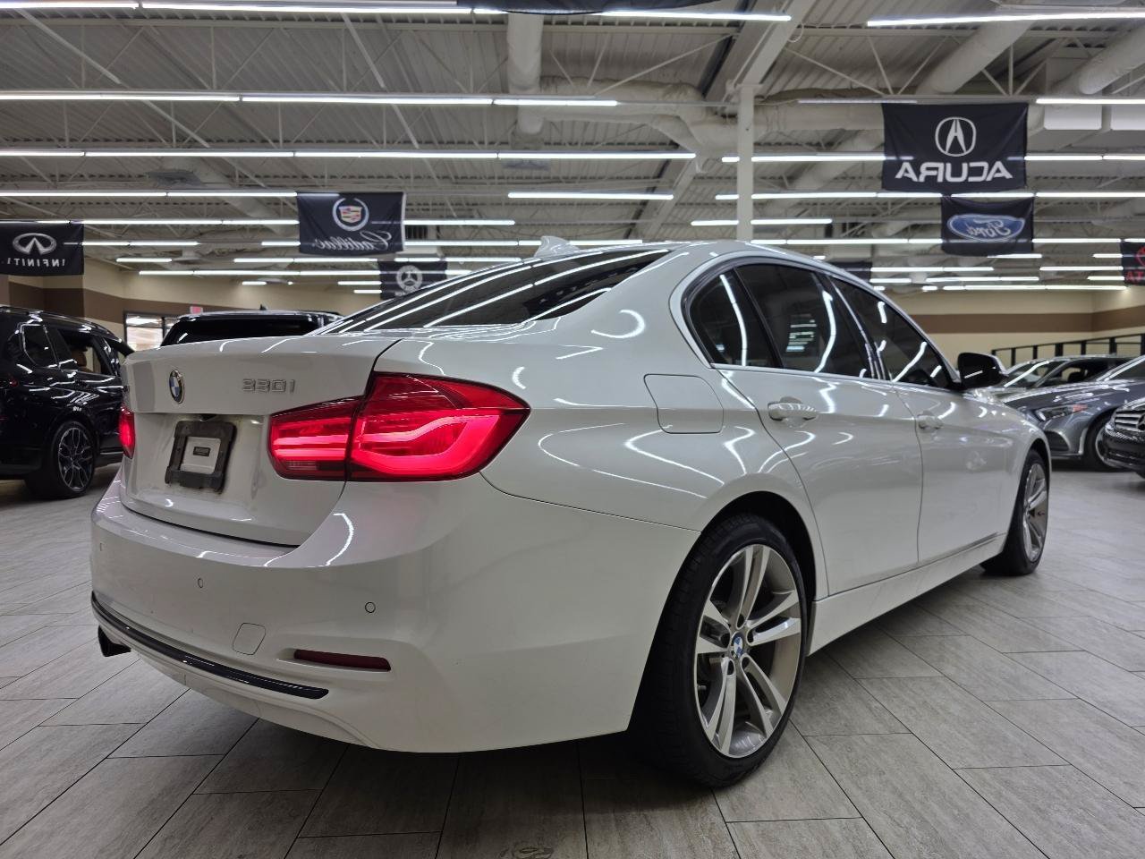 Used 2017 BMW 330i xDrive Sedan AWD/4WD image 6
