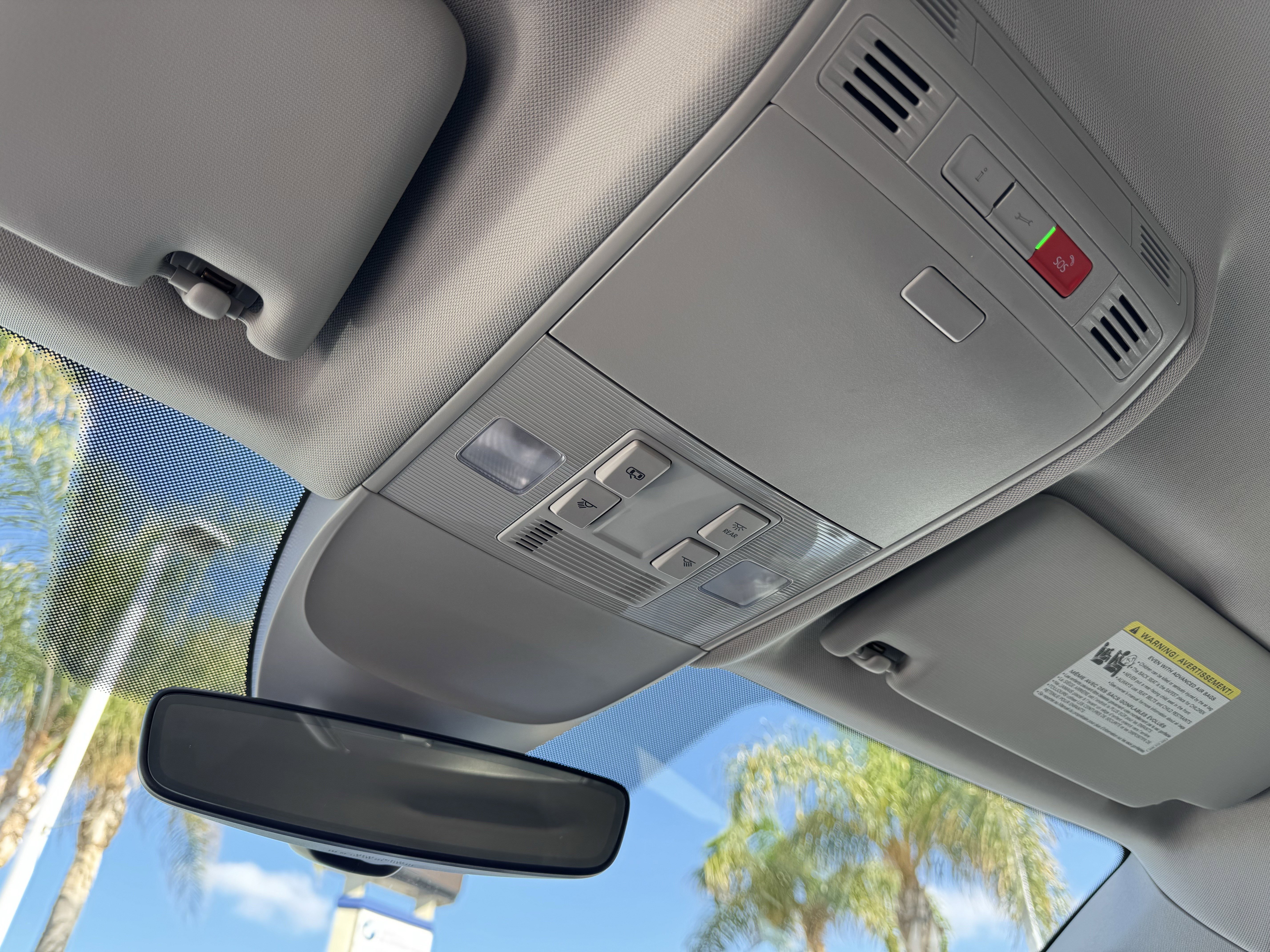 Used 2025 Volkswagen Taos SE image 31