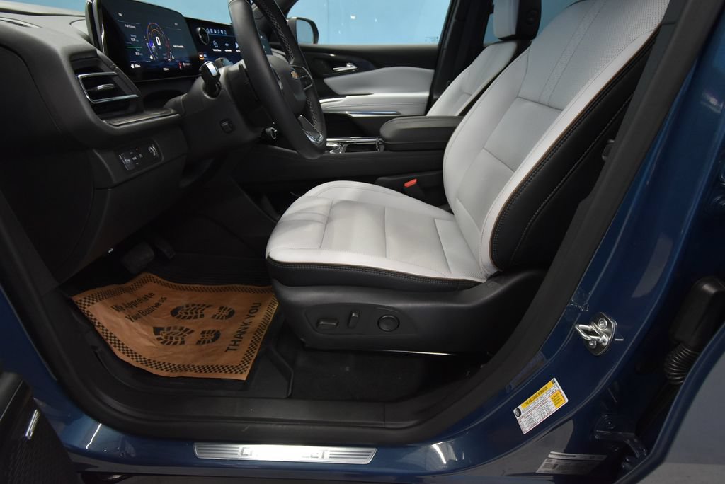 Used 2026 Chevrolet Traverse High Country w/ LPO, Floor Liner Package FWD image 6