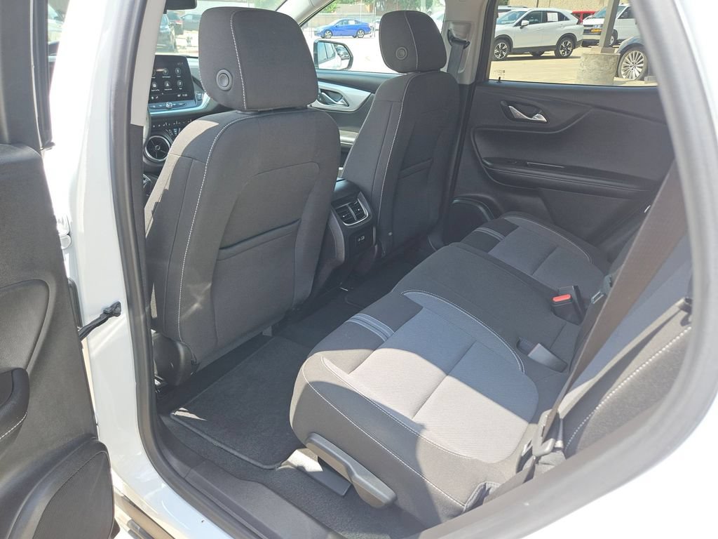 Used 2025 Chevrolet Blazer LT FWD image 28