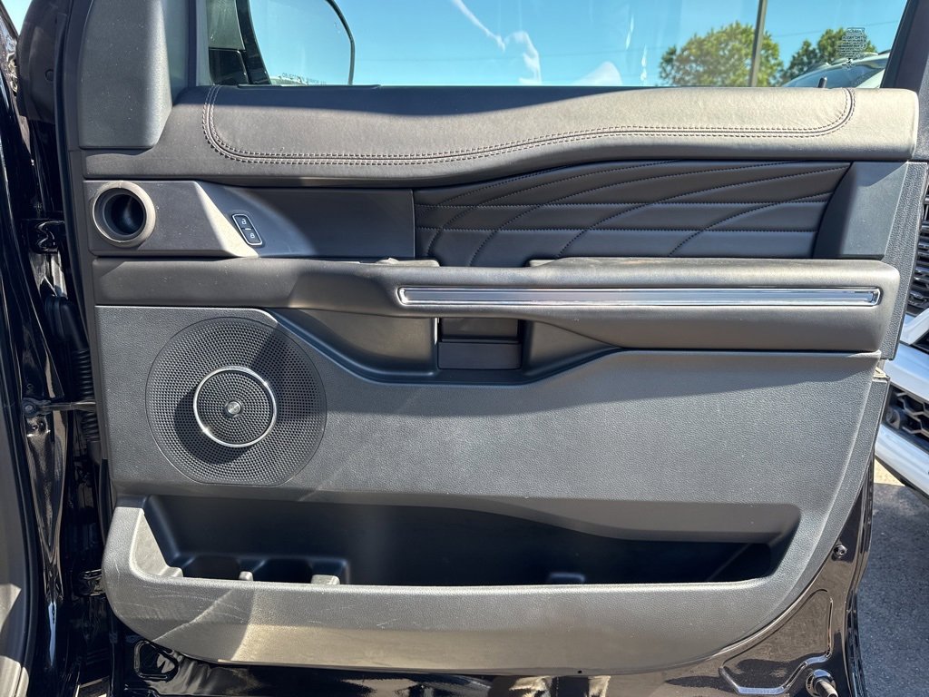 Used 2020 Ford Expedition Platinum image 31