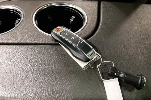 Used 2022 Porsche Panamera 4 Platinum Edition image 12