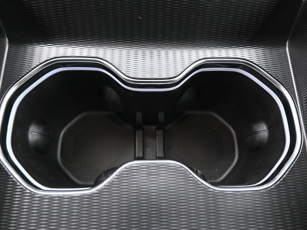 New 2025 Jeep Grand Cherokee Altitude image 9