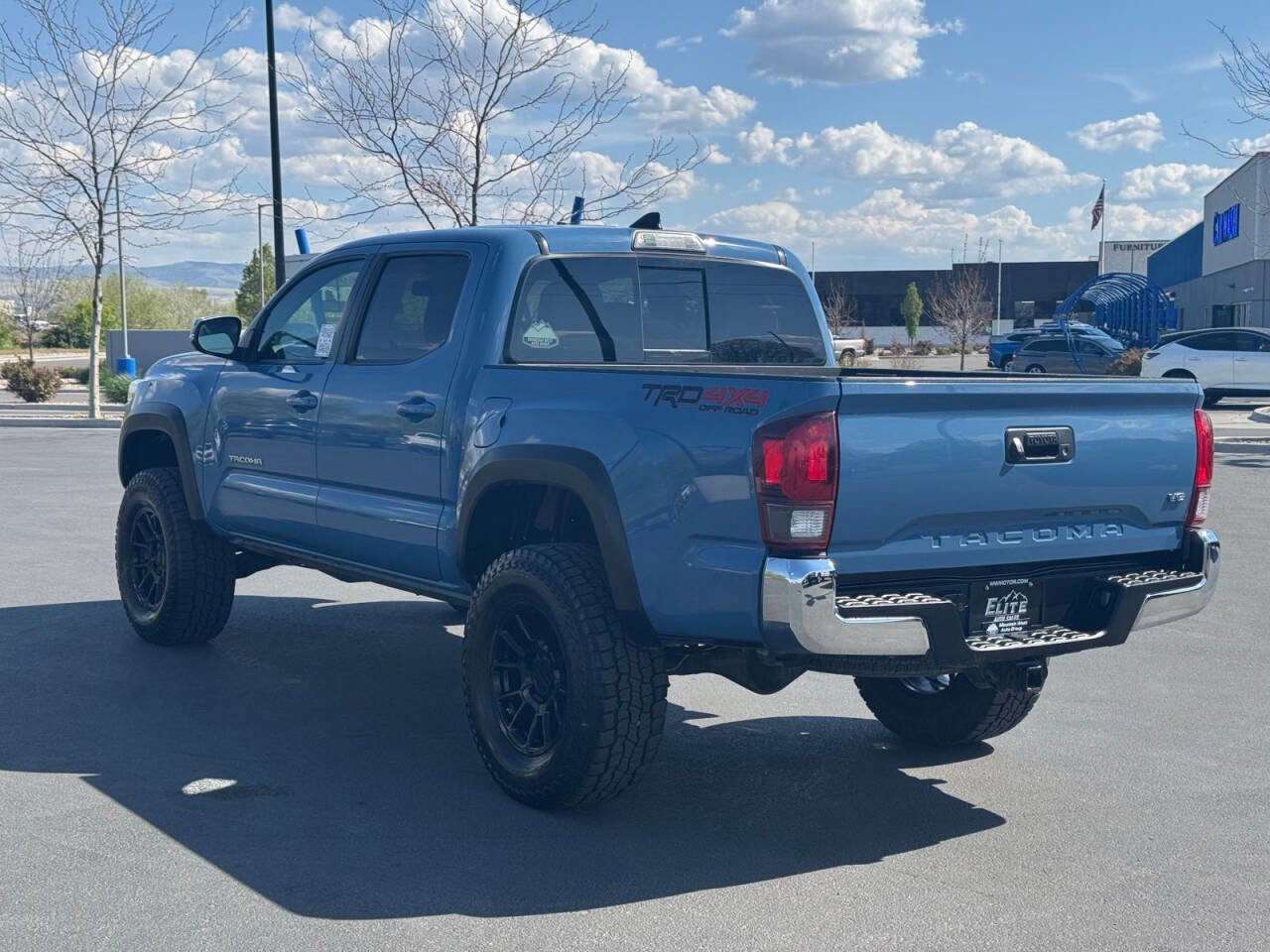 Used 2019 Toyota Tacoma TRD Off-Road AWD/4WD image 8