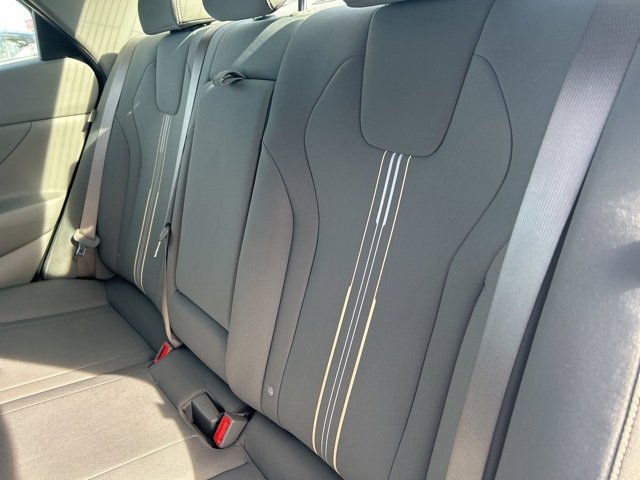 Used 2025 Hyundai Elantra SEL image 37