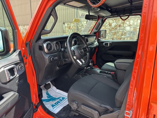 Used 2018 Jeep Wrangler Unlimited Sahara w/ Safety Group image 11