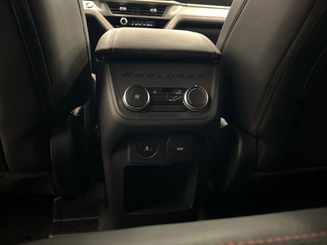 Used 2025 Ford Explorer ST-Line w/ ST-Line Street Pack AWD/4WD image 25