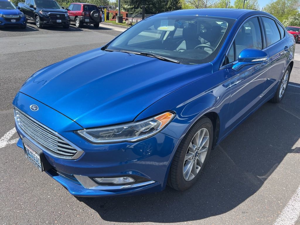 Used 2017 Ford Fusion SE w/ Fusion SE Technology Package FWD image 1
