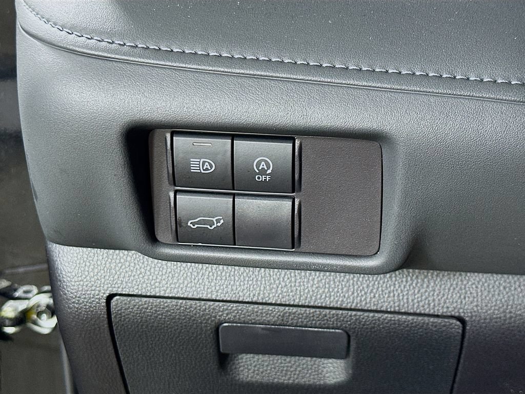 Used 2024 Toyota Highlander XSE FWD image 22