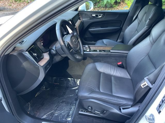 Certified 2023 Volvo XC60 B5 Plus w/ Climate Package AWD/4WD image 10