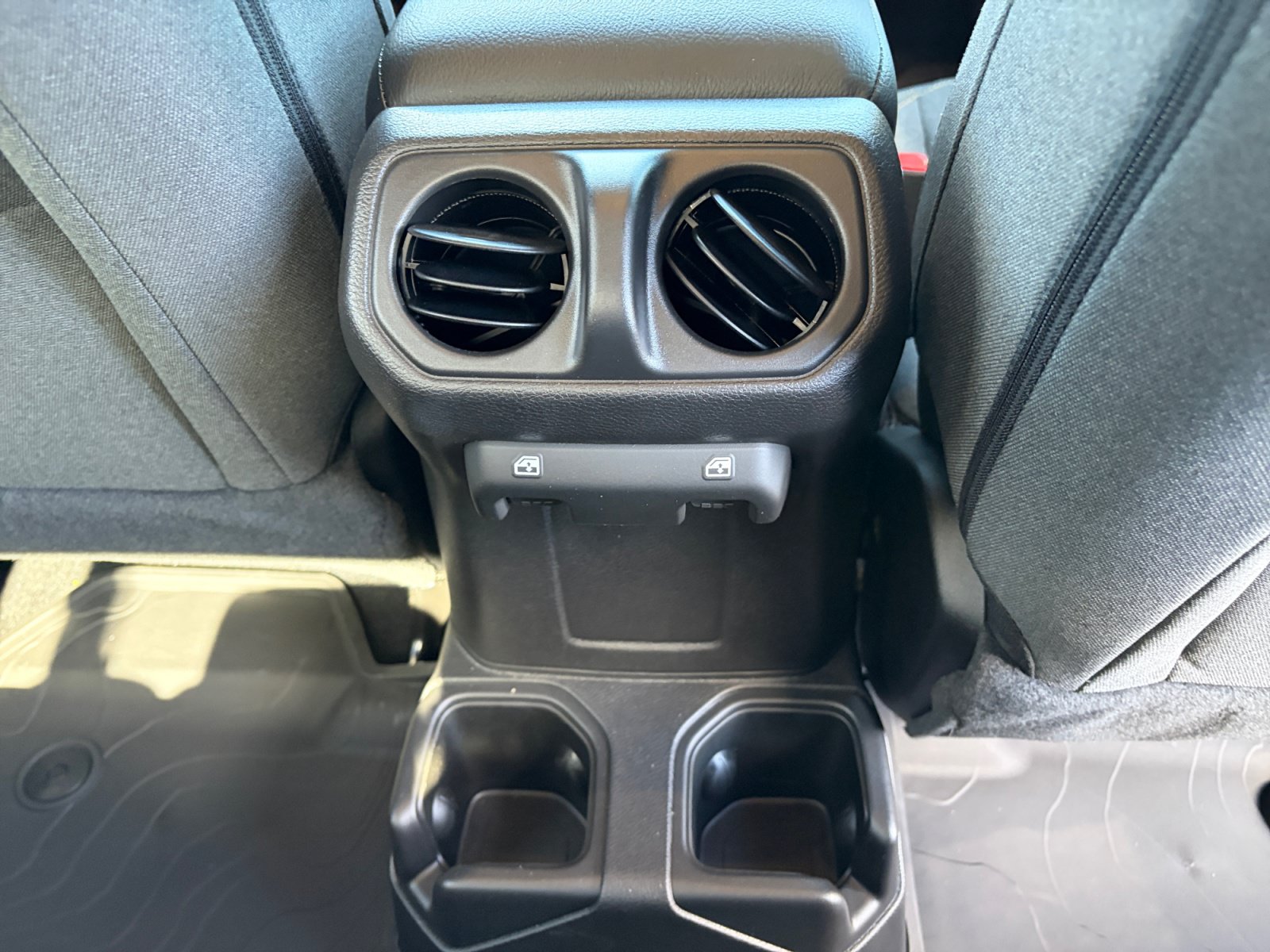 New 2026 Jeep Gladiator Sport AWD/4WD image 18