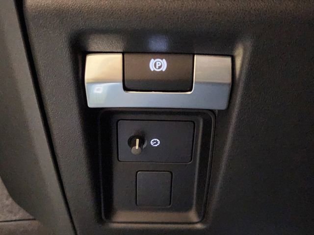 Used 2024 Land Rover Defender 130 X AWD/4WD image 22