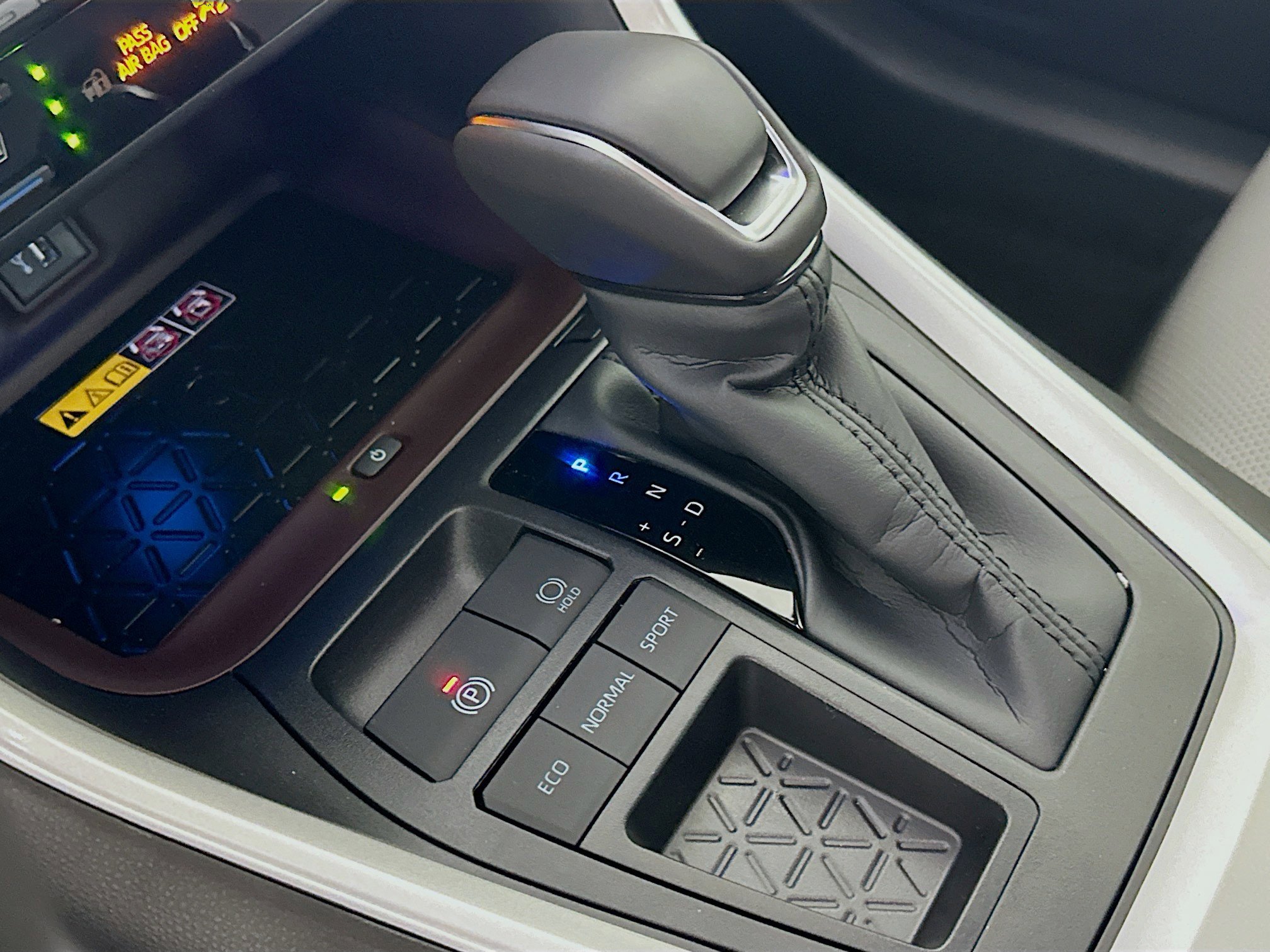 Used 2025 Toyota RAV4 Limited w/ Advanced Technology Package image 25