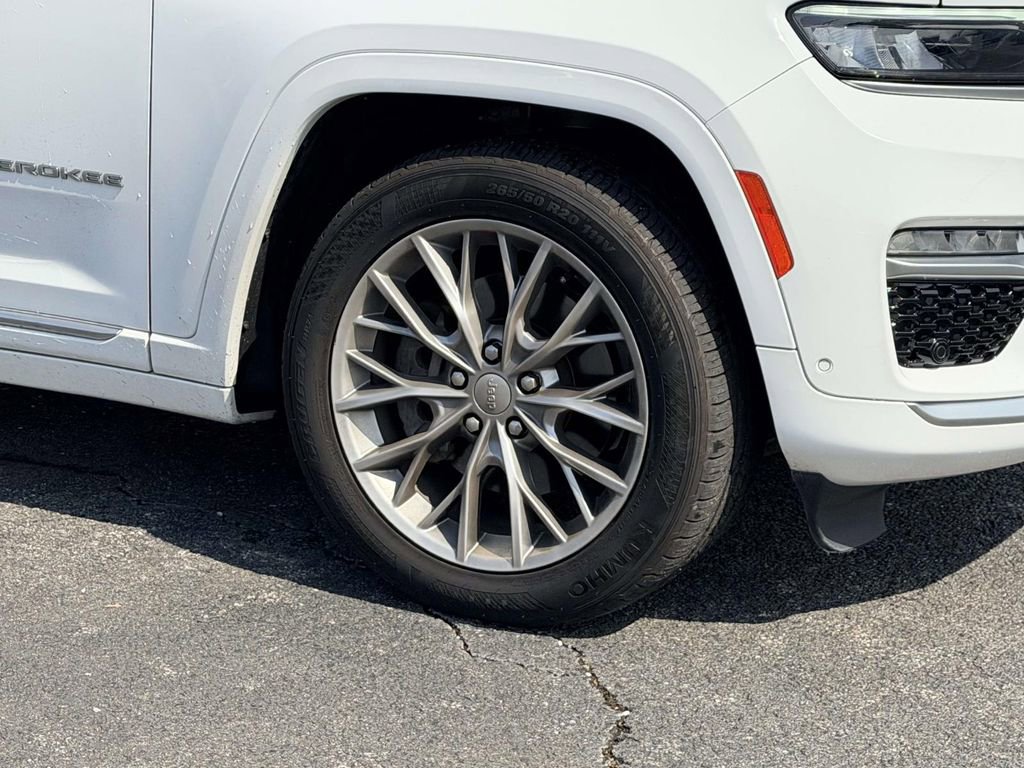 Used 2022 Jeep Grand Cherokee Summit w/ Adv Protech Group IV AWD/4WD image 26