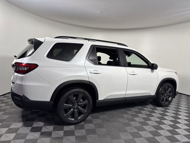 New 2026 Honda Pilot Sport image 7