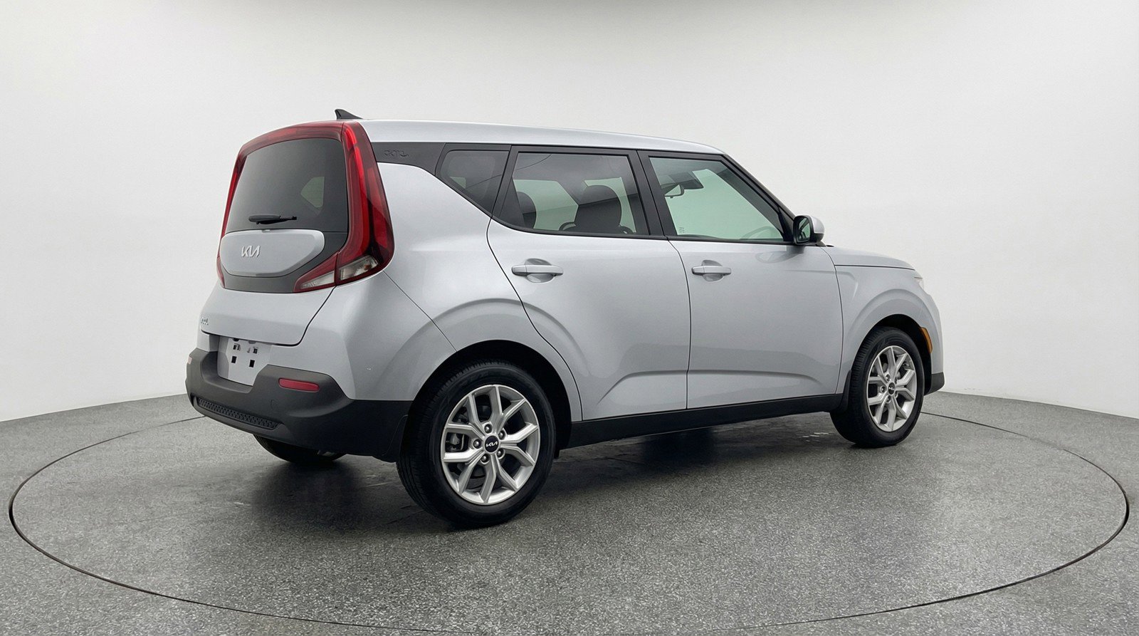 Used 2025 Kia Soul LX w/ LX Technology Package FWD image 9