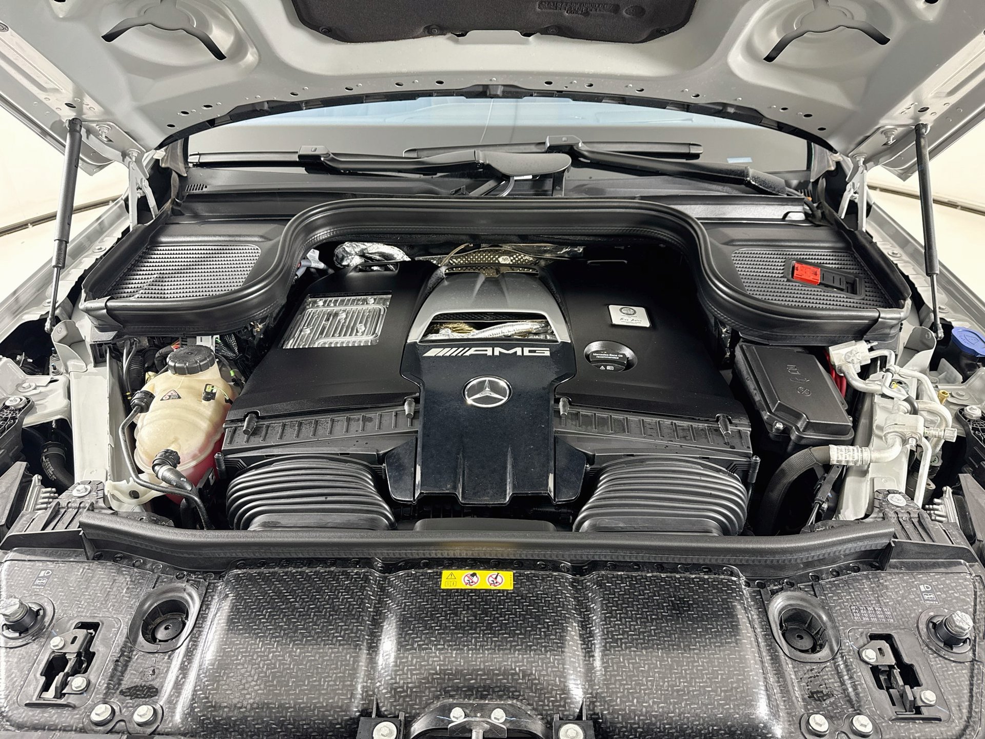 Used 2025 Mercedes-Benz GLS 63 AMG 4MATIC image 33