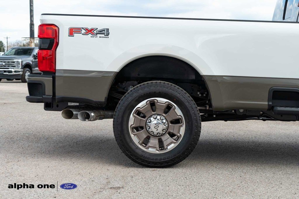 New 2026 Ford F350 King Ranch w/ FX4 Off-Road Package image 5