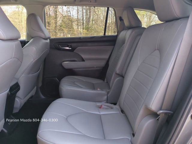 Used 2022 Toyota Highlander XLE image 16