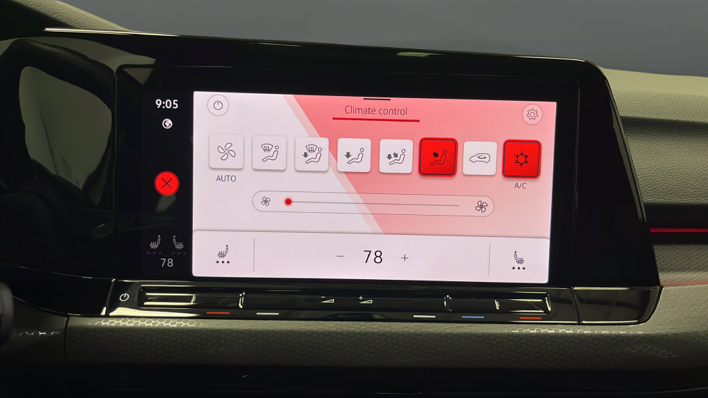 Used 2024 Volkswagen GTI SE FWD image 17