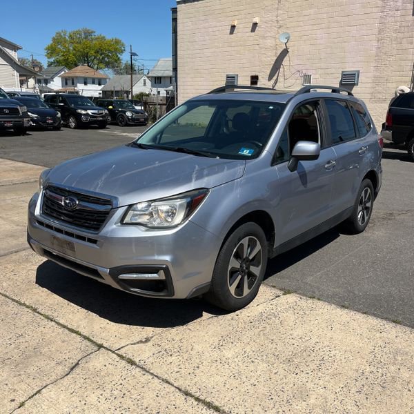 Used 2017 Subaru Forester 2.5i Premium w/ Popular Package #2A AWD/4WD image 2