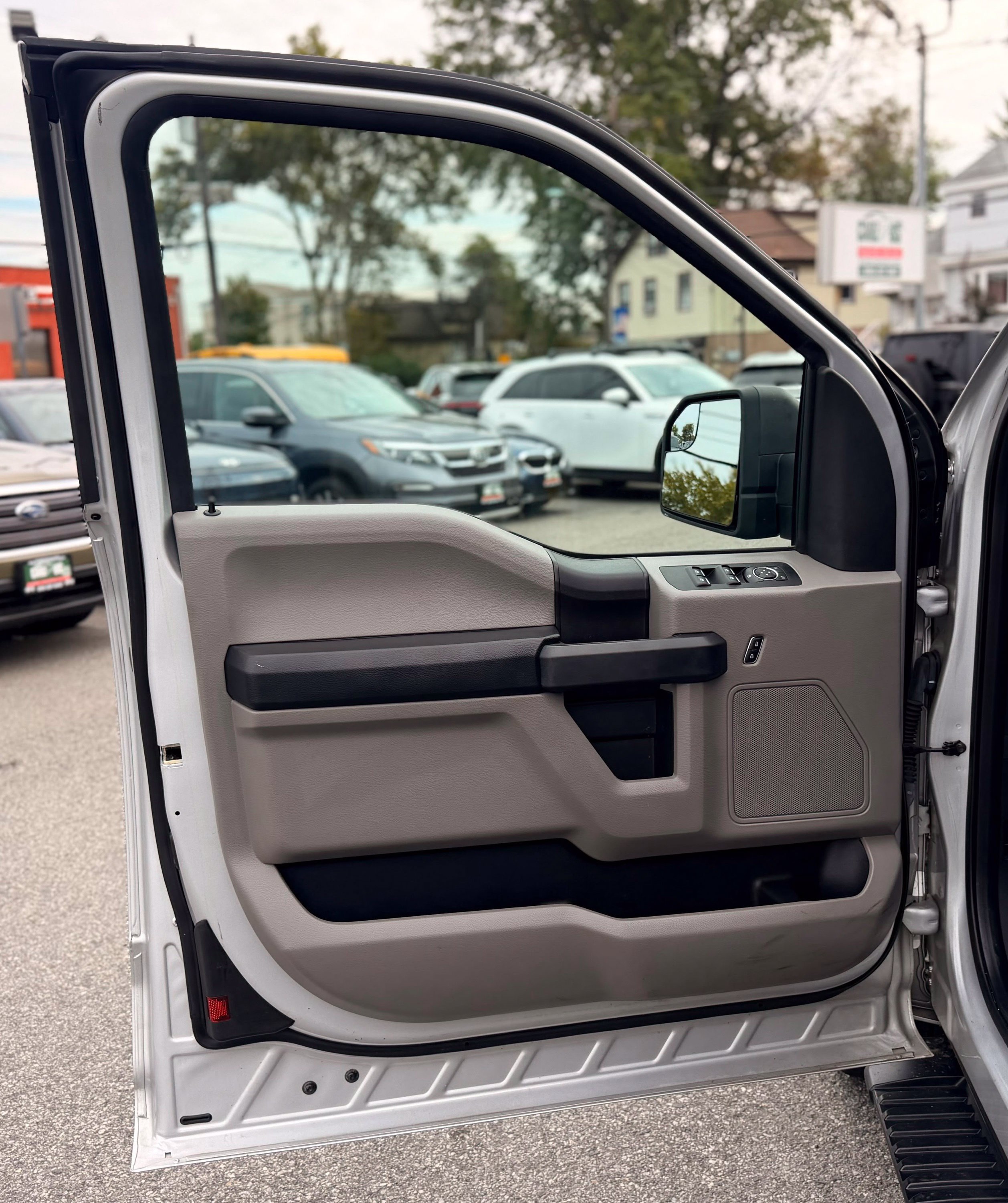 Used 2019 Ford F150 XL w/ Equipment Group 101A Mid AWD/4WD image 9