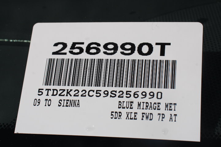 Used 2009 Toyota Sienna XLE image 30