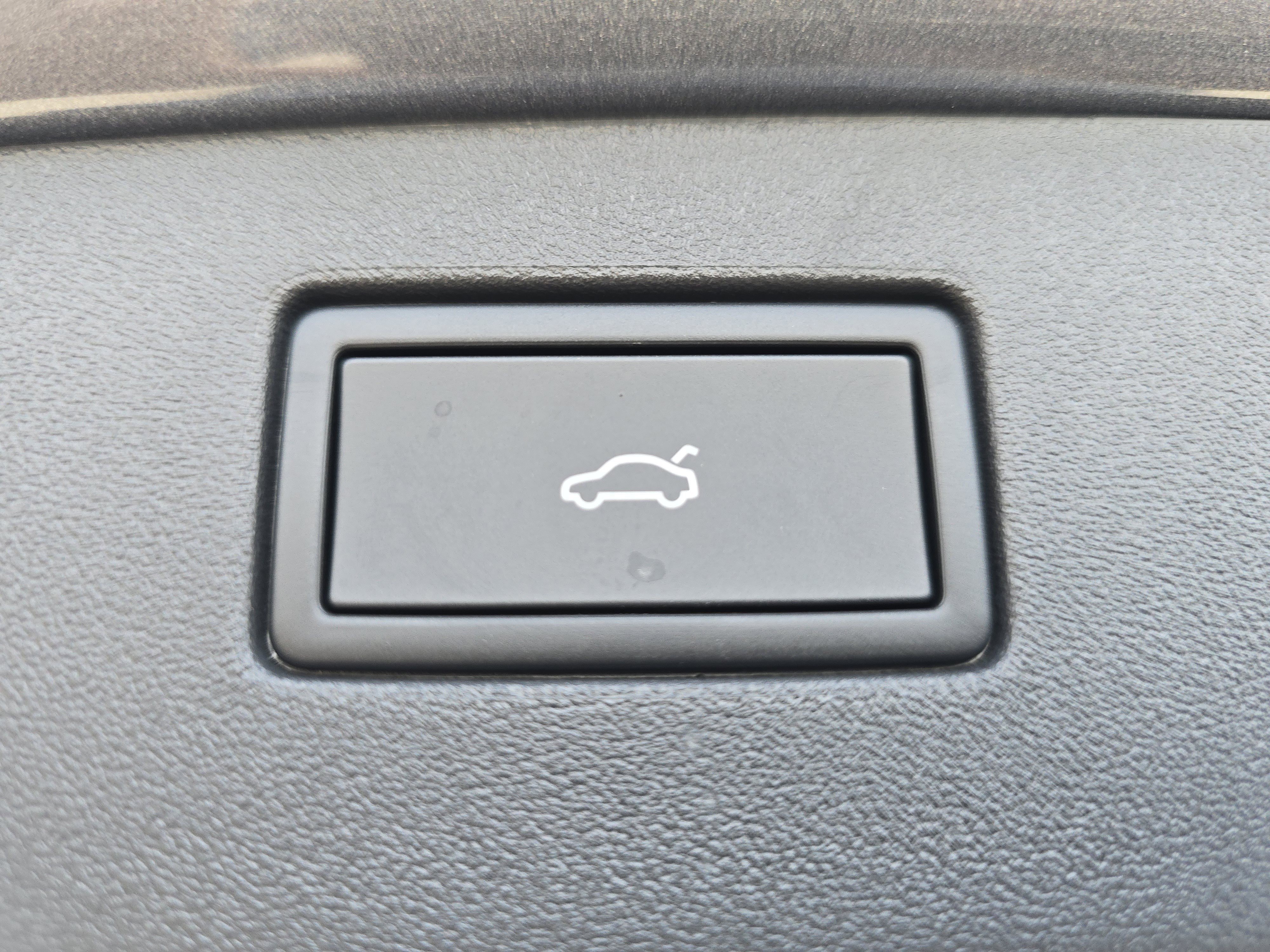 New 2026 Volkswagen Tiguan SE image 16