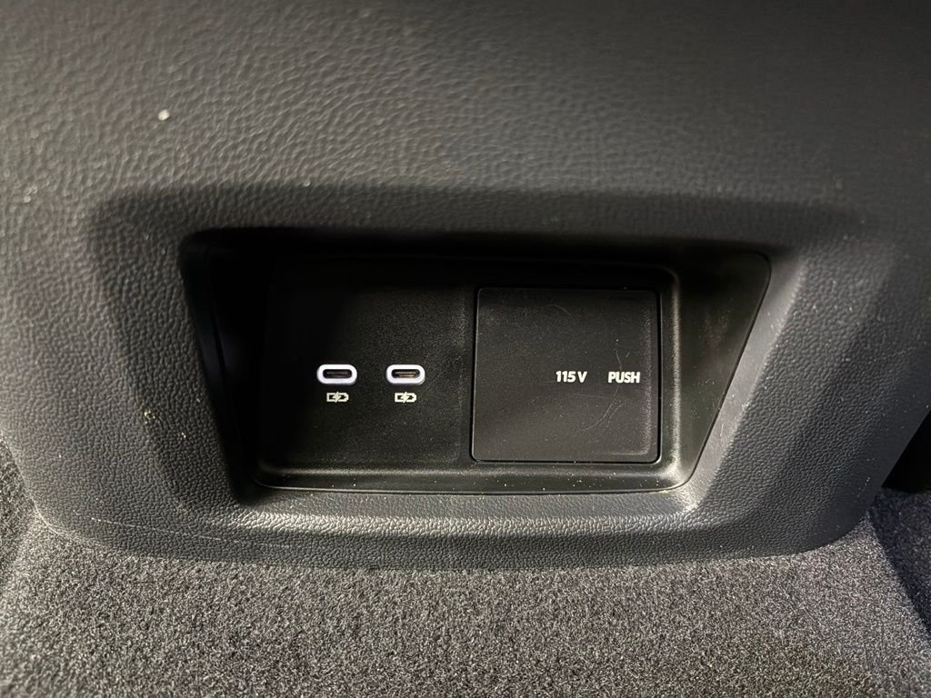 Used 2025 Volkswagen Atlas SE FWD image 33