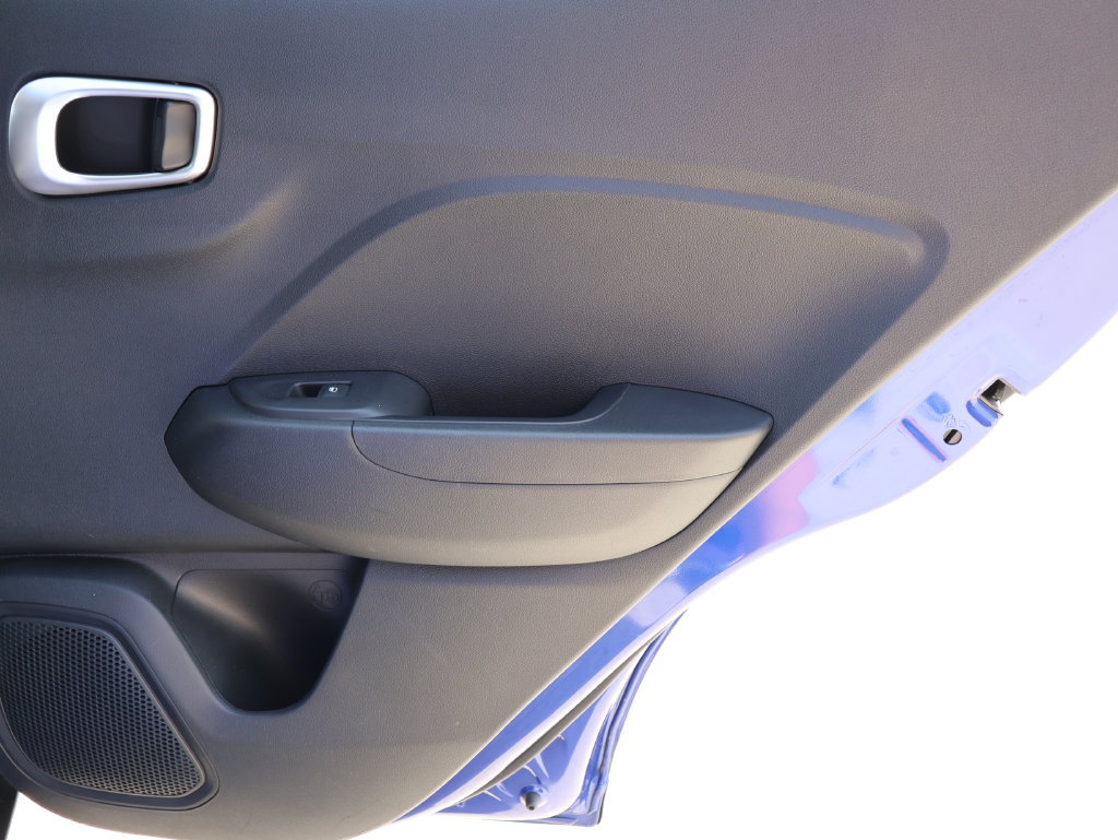 Used 2025 Hyundai Venue SEL FWD image 10