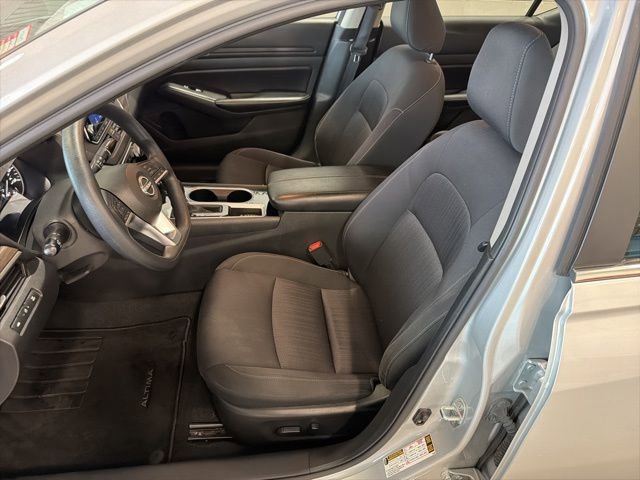 Used 2024 Nissan Altima 2.5 SV image 17