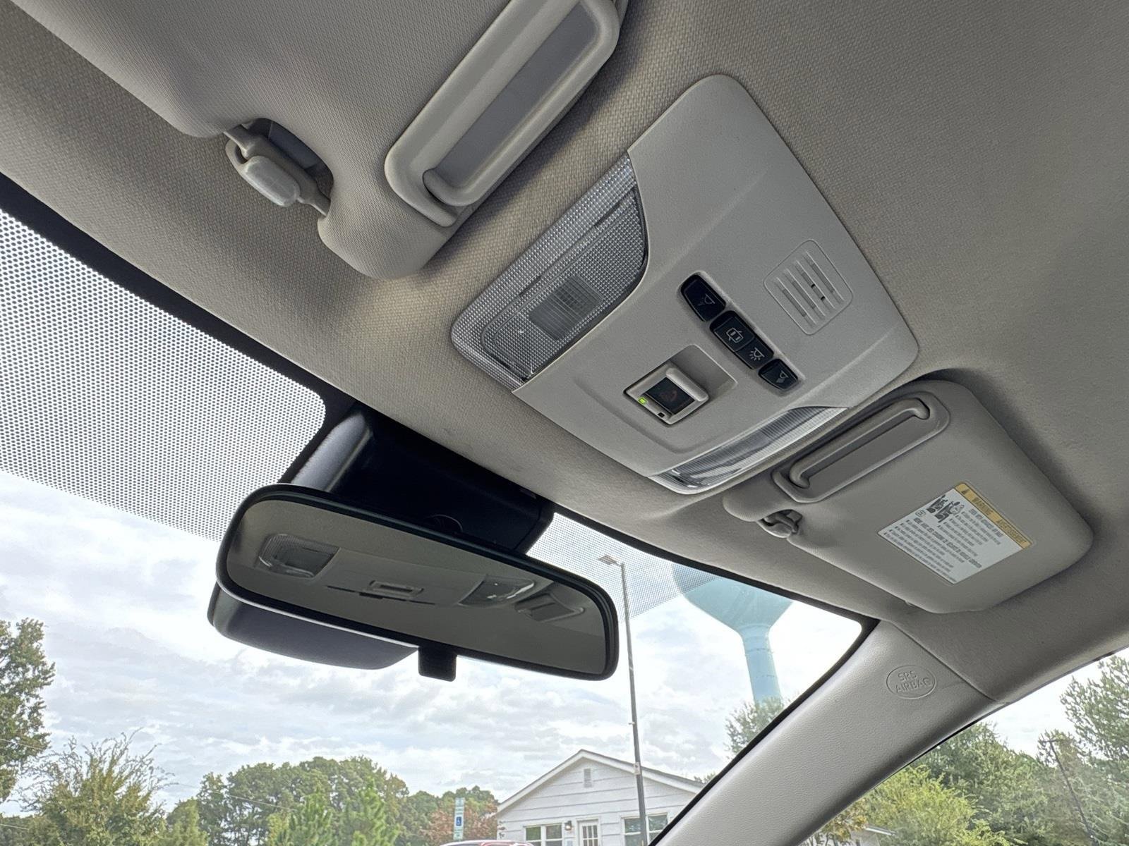 Used 2021 Toyota Corolla LE image 33