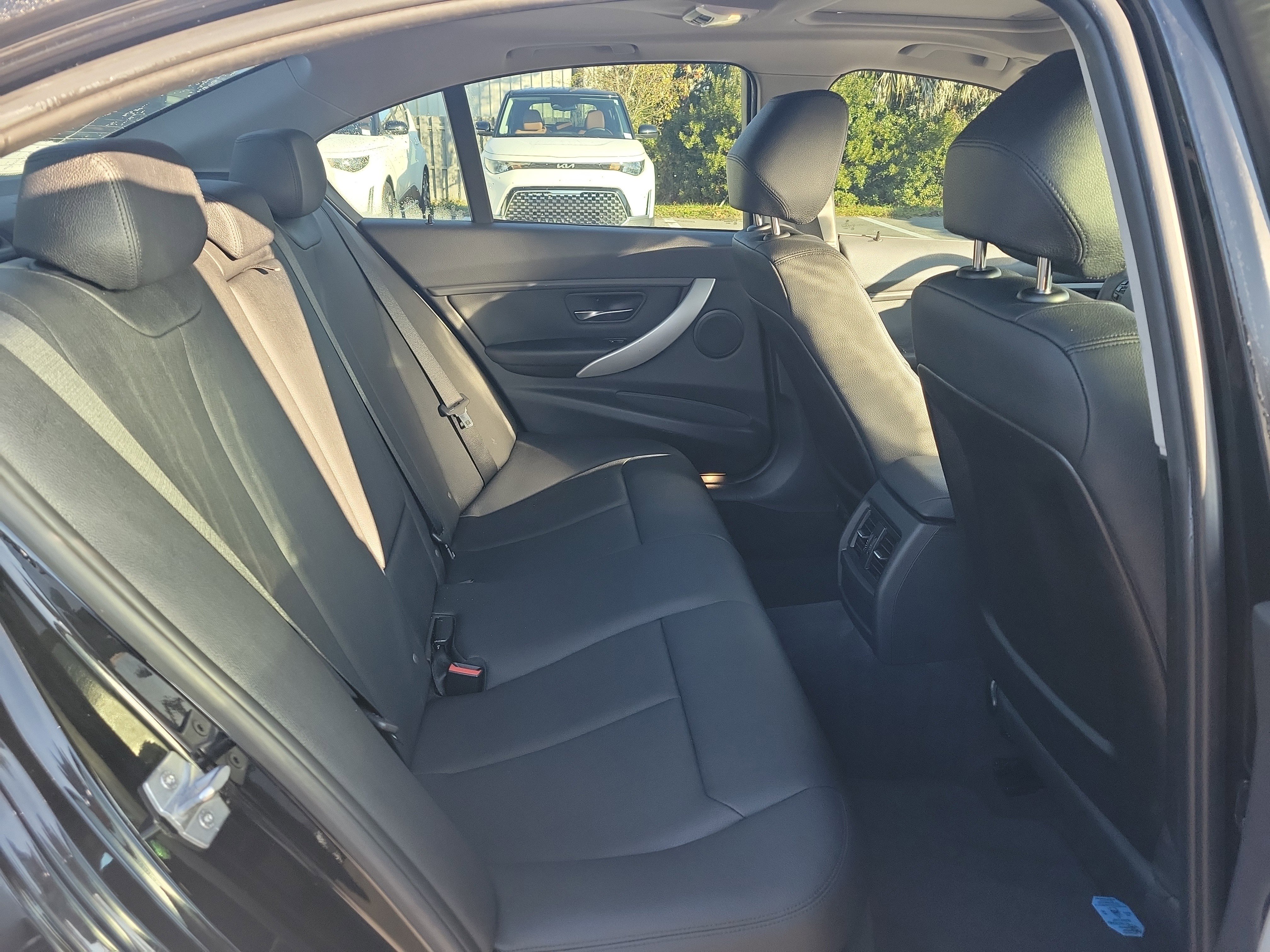 Used 2014 BMW 320i Sedan image 12