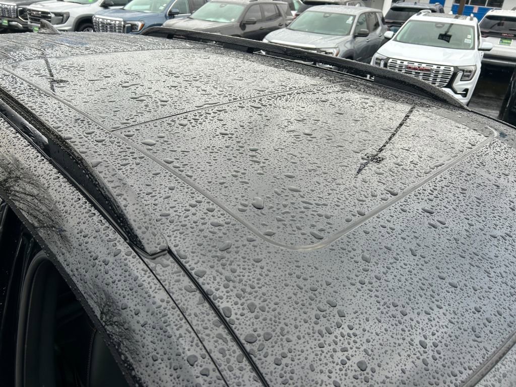 Used 2025 Honda Pilot TrailSport image 28