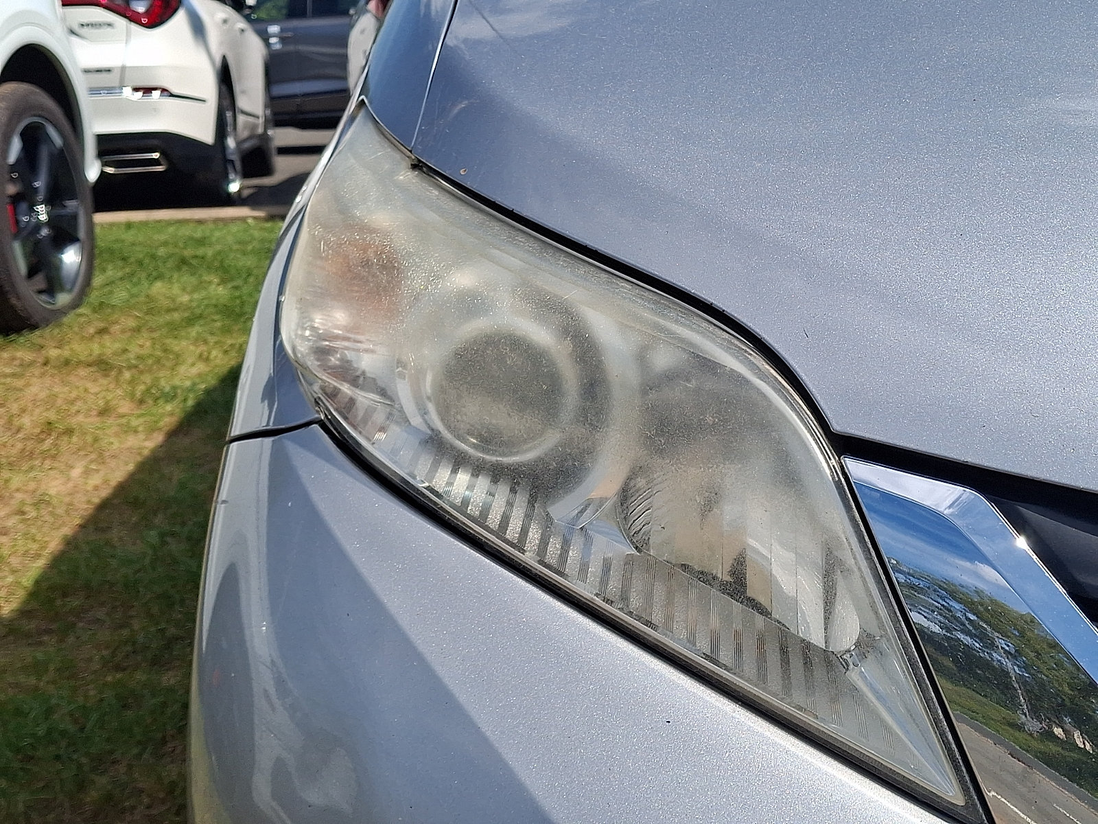Used 2012 Toyota Sienna LE w/ Towing Pkg FWD image 9