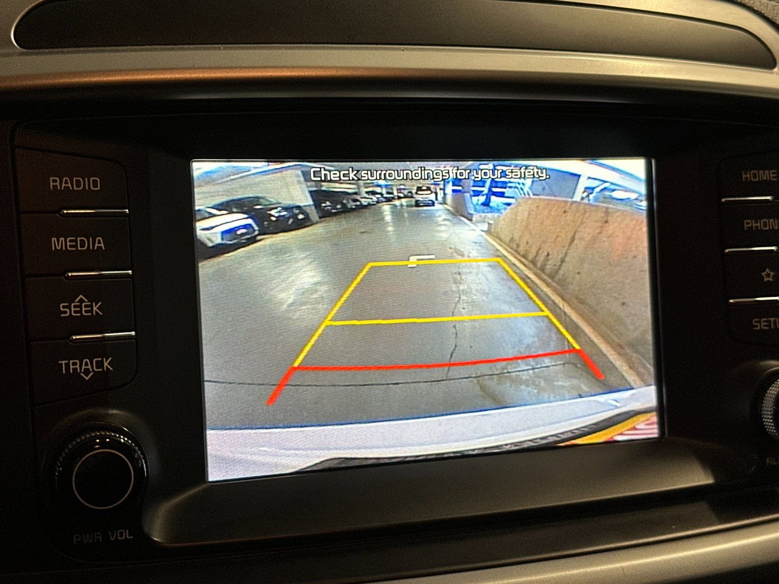 Used 2020 Kia Sorento S image 27