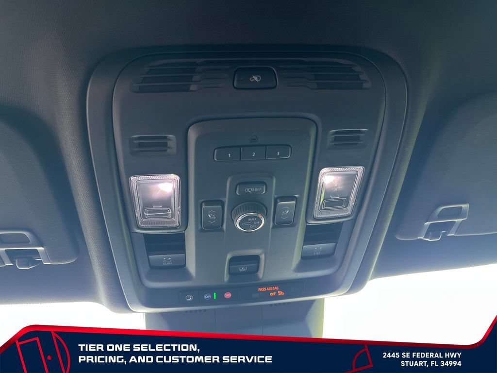 Used 2024 Cadillac Escalade ESV Premium Luxury AWD/4WD image 27